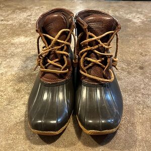 Sperry top sider waterproof rubber and leather boot. Size 7